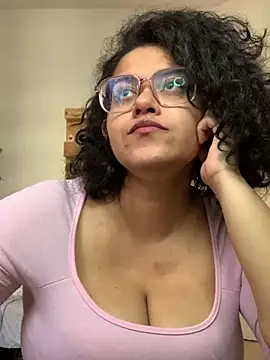 Snapshot of Curvydesifromgermany chatting on 03-10-25, 12:48 Curvydesifromgermany online show from 03-10-25, 12:48