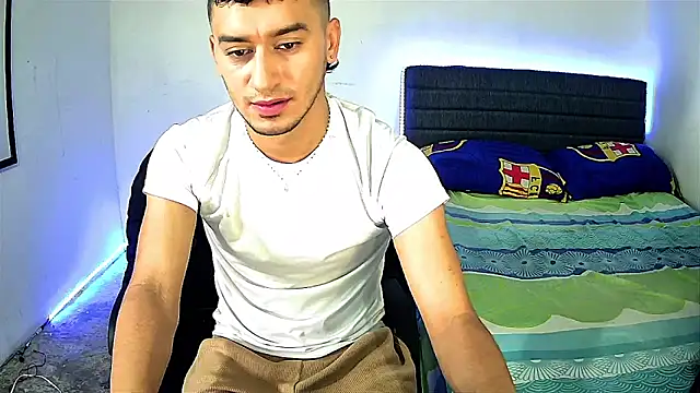 Kevin Torres online show from 12-20-25, 04:47