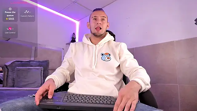 Damon Bakert online show from 01-11-25, 02:36