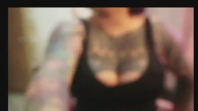 Snapshot of angelacianuro_ chatting on 11-04-25, 11:37 angelacianuro online show from 11-04-25, 11:37