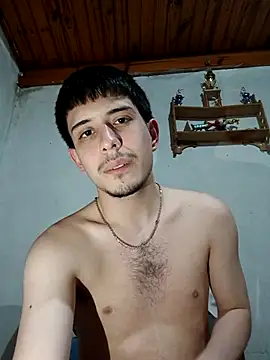 Snapshot of Elvergonn2105 chatting on 10-20-25, 04:24 Elvergonn2105 online show from 10-20-25, 04:24