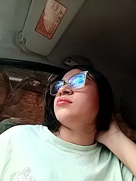 -VICKKY online show from 11-14-25, 02:05