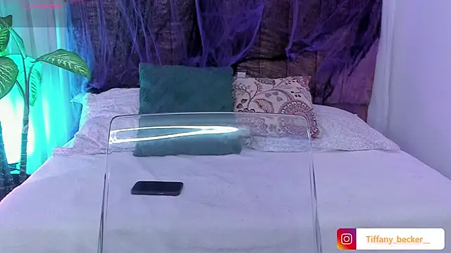 tiffany becker online show from 10-18-25, 11:55