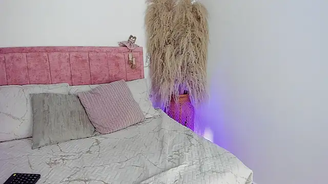 Sofiawilson  online show from 10-14-25, 02:18