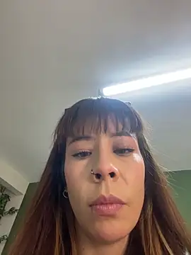 iriiina veneno online show from 11-09-25, 03:10