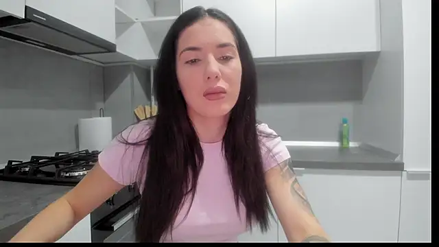 Emmapmg online show from 12-21-25, 06:59