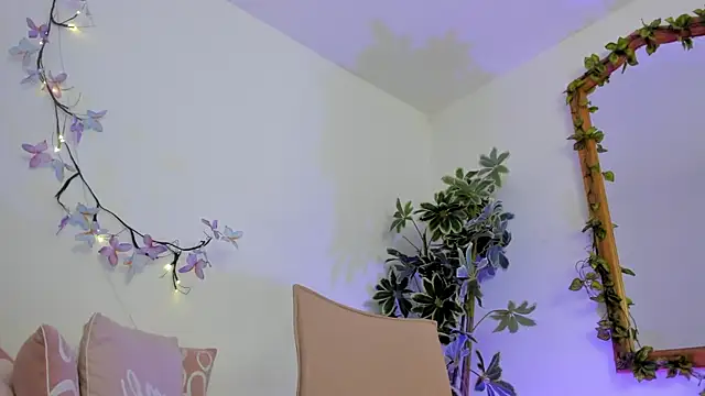 BonnieCute  online show from 10-01-25, 12:27