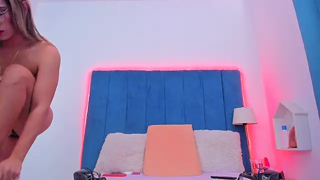 Camiiniieves online show from 12-15-24, 02:52