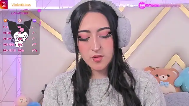 Snapshot of Violettbloss chatting on 01-27-25, 09:22 Violettbloss online show from 01-27-25, 09:22