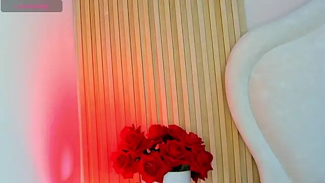 Snapshot of Violettbloss chatting on 09-16-25, 03:18 Violettbloss online show from 09-16-25, 03:18