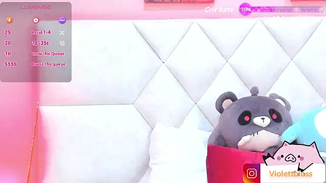 Snapshot of Violettbloss chatting on 09-25-25, 03:10 Violettbloss online show from 09-25-25, 03:10