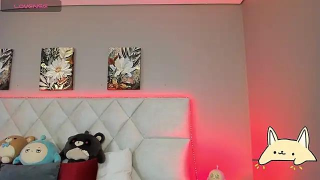 Snapshot of Violettbloss chatting on 09-27-25, 03:44 Violettbloss online show from 09-27-25, 03:44