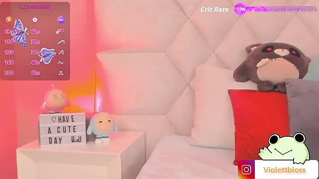 Snapshot of Violettbloss chatting on 10-11-25, 03:39 Violettbloss online show from 10-11-25, 03:39