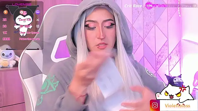 Snapshot of Violettbloss chatting on 02-19-26, 04:08 Violettbloss online show from 02-19-26, 04:08