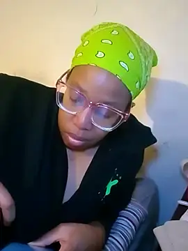 Snapshot of madamsensuale chatting on 01-05-25, 01:03 madamsensuale online show from 01-05-25, 01:03