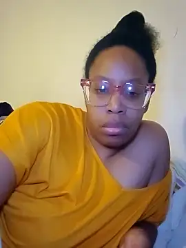 Snapshot of madamsensuale chatting on 01-27-25, 11:54 madamsensuale online show from 01-27-25, 11:54