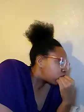 Snapshot of madamsensuale chatting on 02-13-25, 05:05 madamsensuale online show from 02-13-25, 05:05