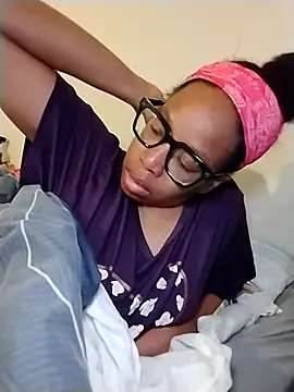 Snapshot of madamsensuale chatting on 03-22-25, 06:33 madamsensuale online show from 03-22-25, 06:33