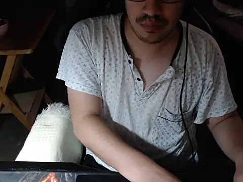 Snapshot of thealfawolf01 chatting on 12-15-24, 01:43 thealfawolf01 online show from 12-15-24, 01:43