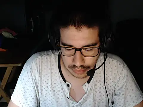 Snapshot of thealfawolf01 chatting on 12-20-24, 01:47 thealfawolf01 online show from 12-20-24, 01:47