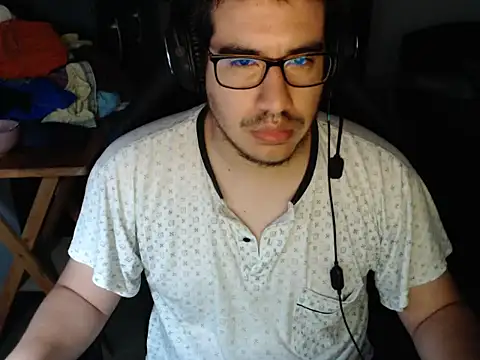 Snapshot of thealfawolf01 chatting on 01-08-25, 12:26 thealfawolf01 online show from 01-08-25, 12:26