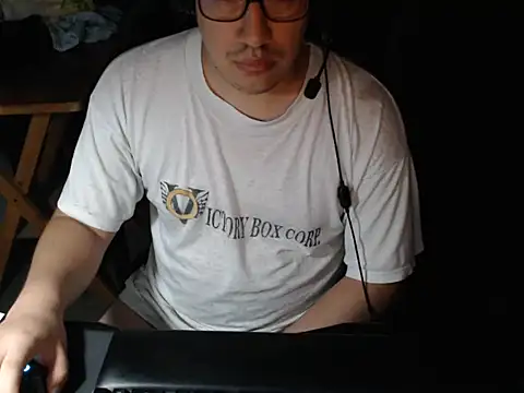 Snapshot of thealfawolf01 chatting on 03-21-25, 01:13 thealfawolf01 online show from 03-21-25, 01:13