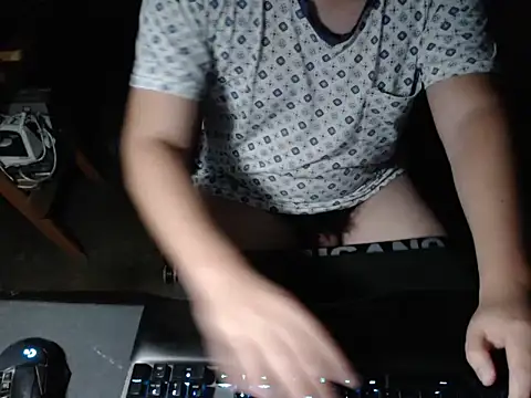 Snapshot of thealfawolf01 chatting on 10-07-25, 03:58 thealfawolf01 online show from 10-07-25, 03:58