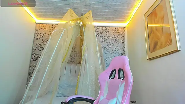 agatha rusell  online show from 02-05-25, 12:31