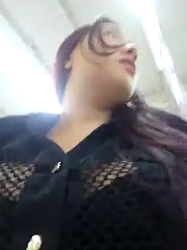 Snapshot of Blushing_Katy chatting on 01-04-25, 12:05 Blushing Katy online show from 01-04-25, 12:05