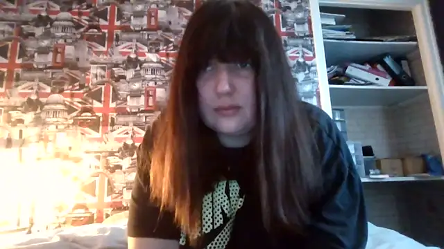 Lynylou online show from 09-26-25, 04:22