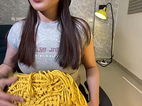 MidnightFlame online show from 12-08-24, 04:18