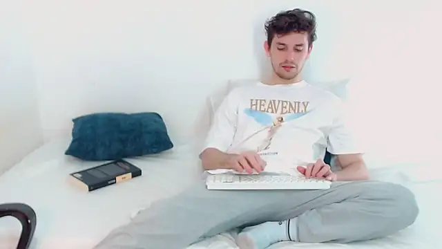 Elio555 online show from 12-13-24, 11:28