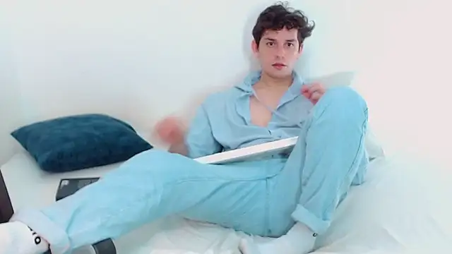 Elio555 online show from 12-15-24, 11:09