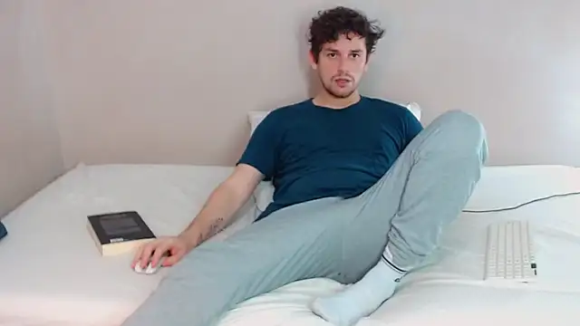 Elio555 online show from 02-18-25, 01:54