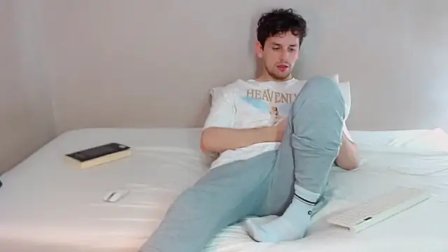 Elio555 online show from 03-16-25, 04:09