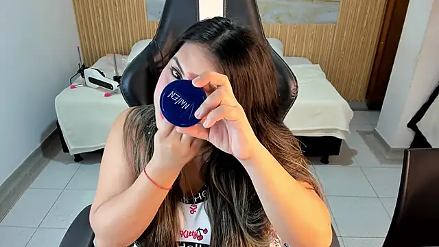 Snapshot of samy_19_ chatting on 12-04-25, 11:08 samy 19 online show from 12-04-25, 11:08