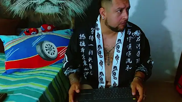 Michaell Myerss  online show from 11-28-25, 01:14