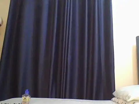 Snapshot of Ebony_butt chatting on 10-27-25, 08:35 Ebony butt online show from 10-27-25, 08:35