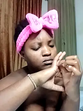 Snapshot of Ebony_butt chatting on 11-30-25, 02:04 Ebony butt online show from 11-30-25, 02:04