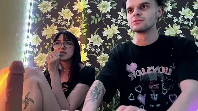 Snapshot of Psycho_dreams chatting on 10-23-25, 09:13 Psycho dreams online show from 10-23-25, 09:13