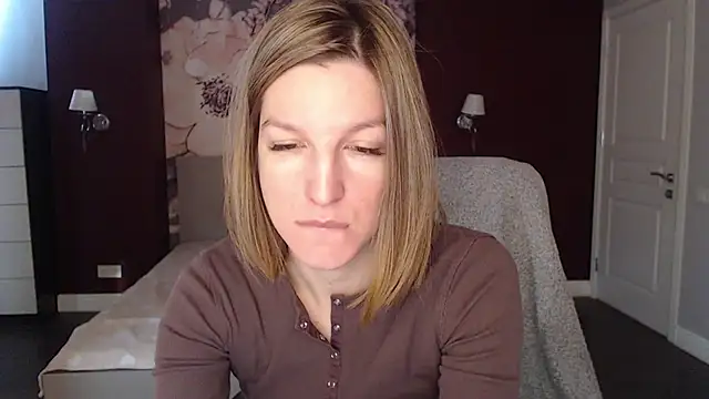 EmilyWalkeri online show from 01-08-25, 07:45