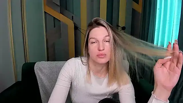 EmilyWalkeri online show from 01-12-26, 07:57