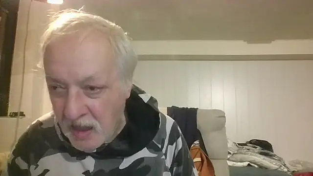 Snapshot of Sammy1660 chatting on 12-17-24, 05:04 Sammy1660 online show from 12-17-24, 05:04