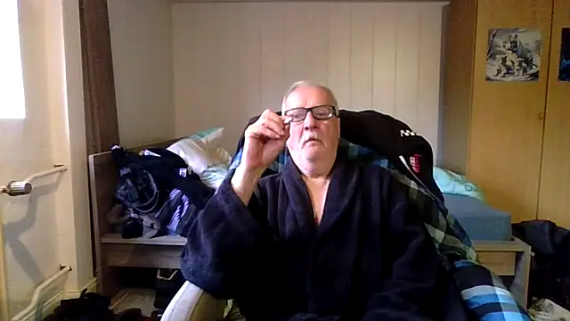 Snapshot of Sammy1660 chatting on 10-03-25, 09:28 Sammy1660 online show from 10-03-25, 09:28