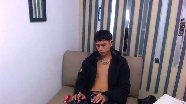 Levis Montes online show from 12-27-24, 03:04