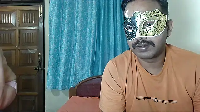 Snapshot of Cutehornycouples chatting on 10-01-25, 05:52 Cutehornycouples online show from 10-01-25, 05:52