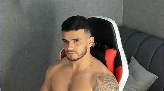 Ricardogo19 online show from 12-28-24, 05:44
