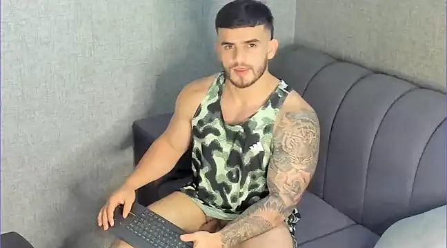 Ricardogo19 online show from 12-31-24, 04:49