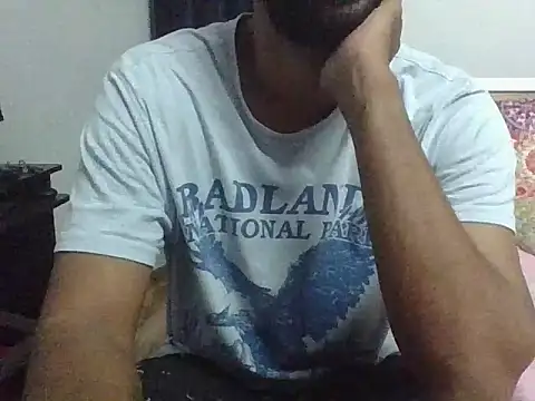 Snapshot of IndianEurope chatting on 10-22-25, 03:01 IndianEurope online show from 10-22-25, 03:01