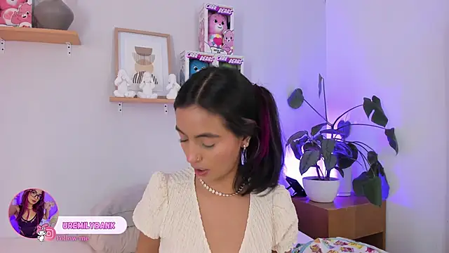 emily bank online show from 09-29-25, 07:40